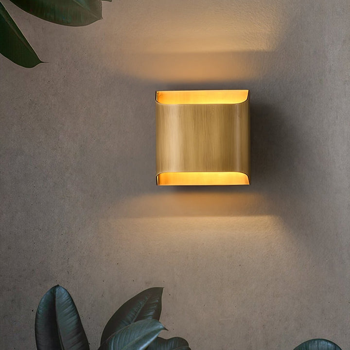 Lampa ścienna Leclerc z mosiądzu