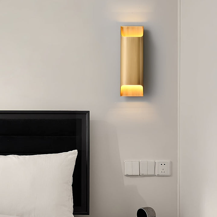 Lampa ścienna Leclerc z mosiądzu