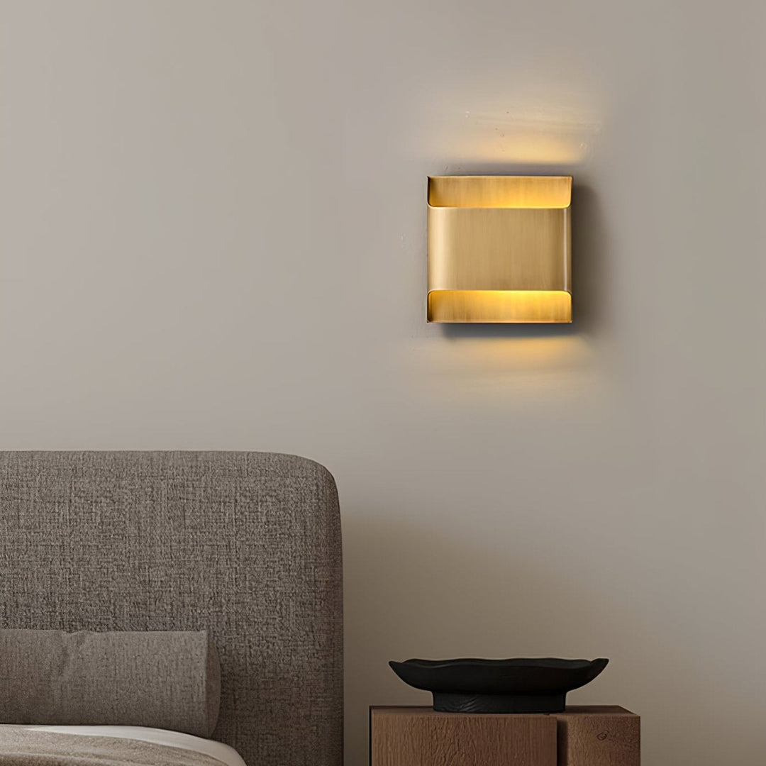 Lampa ścienna Leclerc z mosiądzu