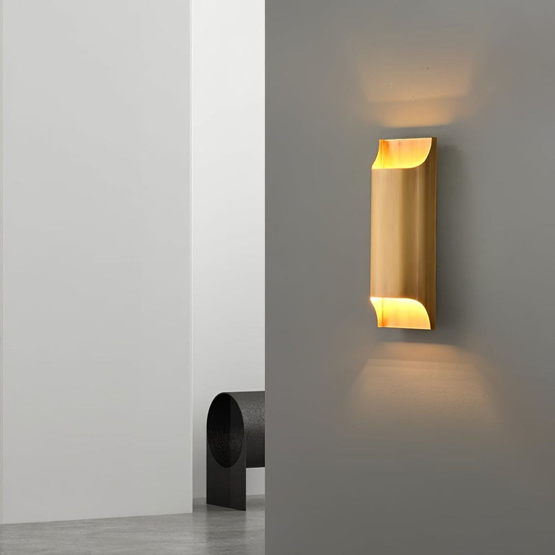 Lampa ścienna Leclerc z mosiądzu