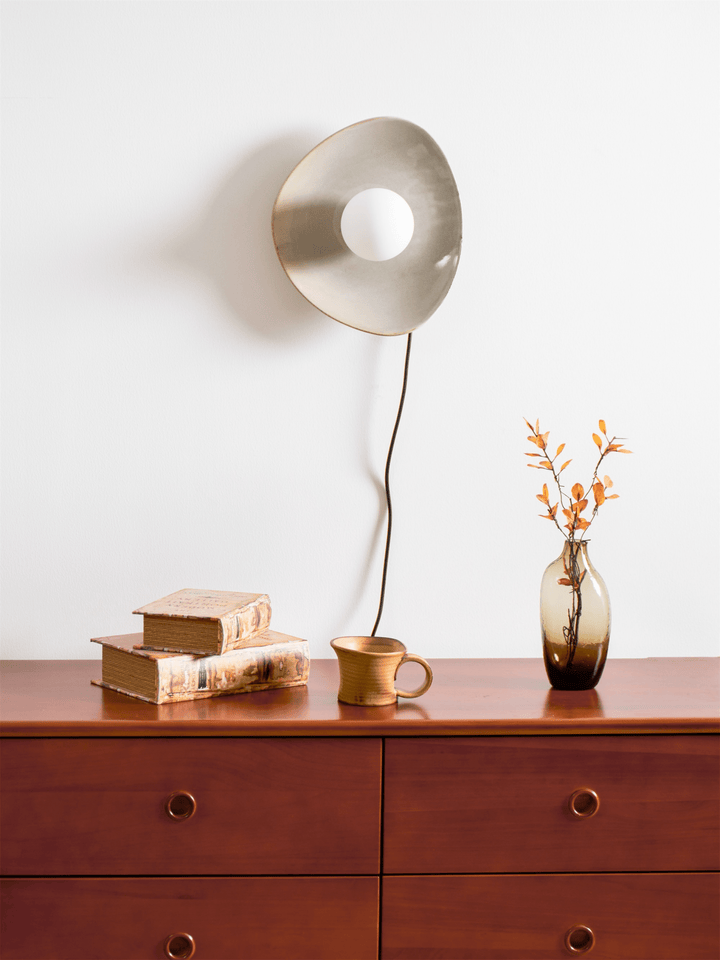 Lampa Ścienna Pebble Disc z wtyczką