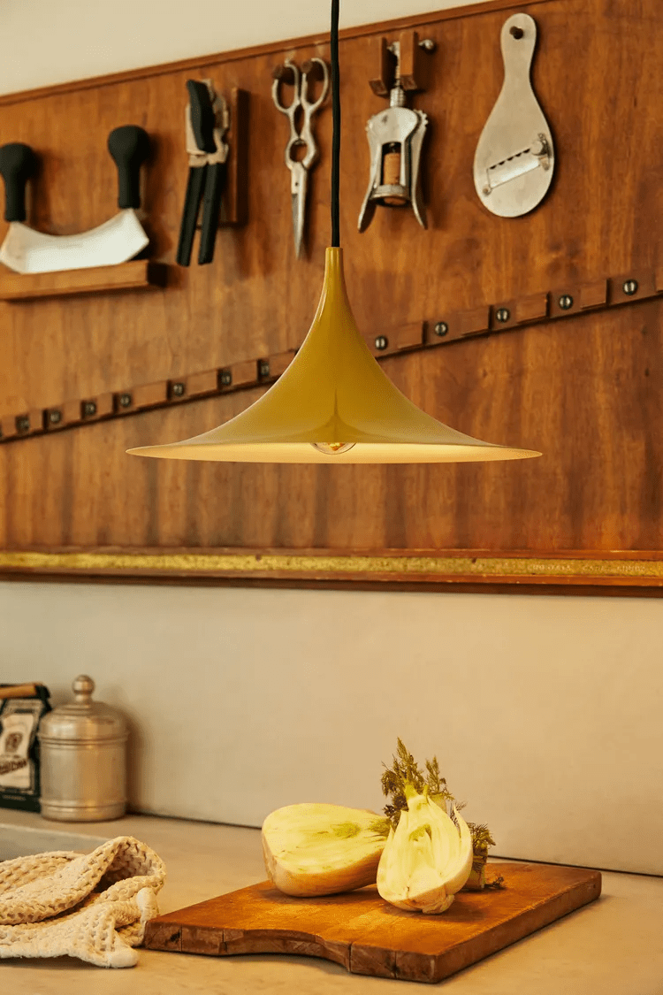 Lampa wisząca Semi z przewodem zawieszanym na haku