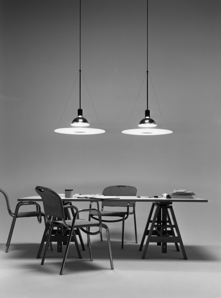 Lampa wisząca w kształcie latającego talerza