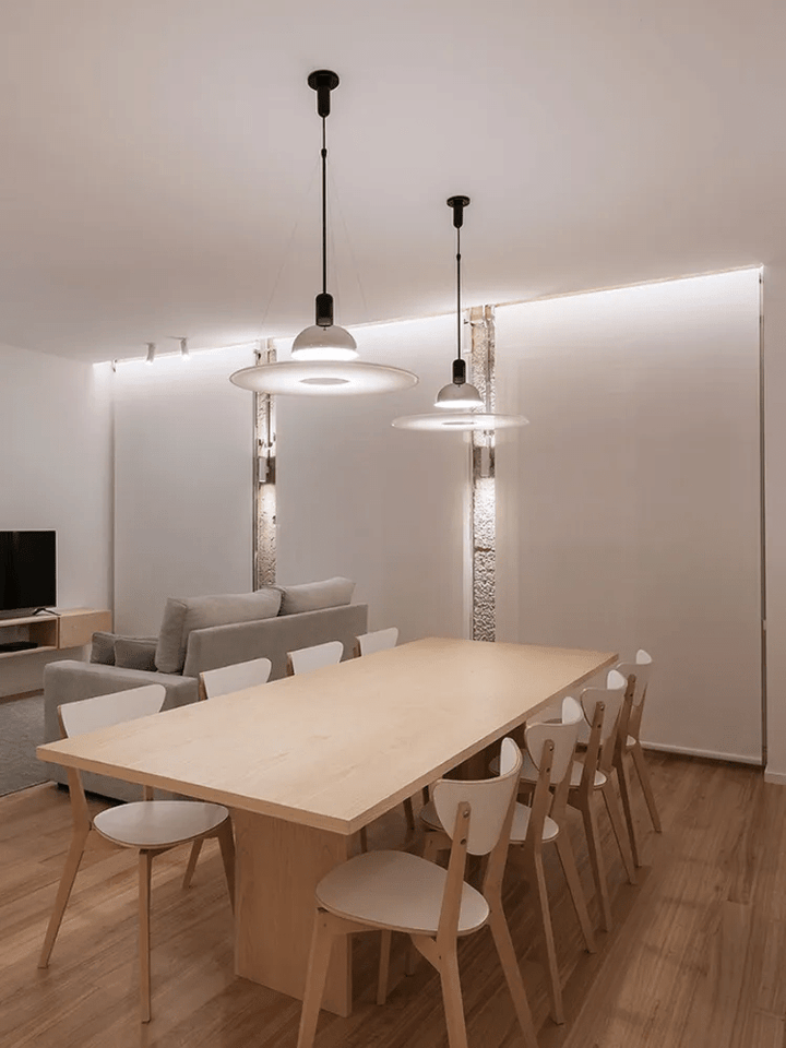Lampa wisząca w kształcie latającego talerza