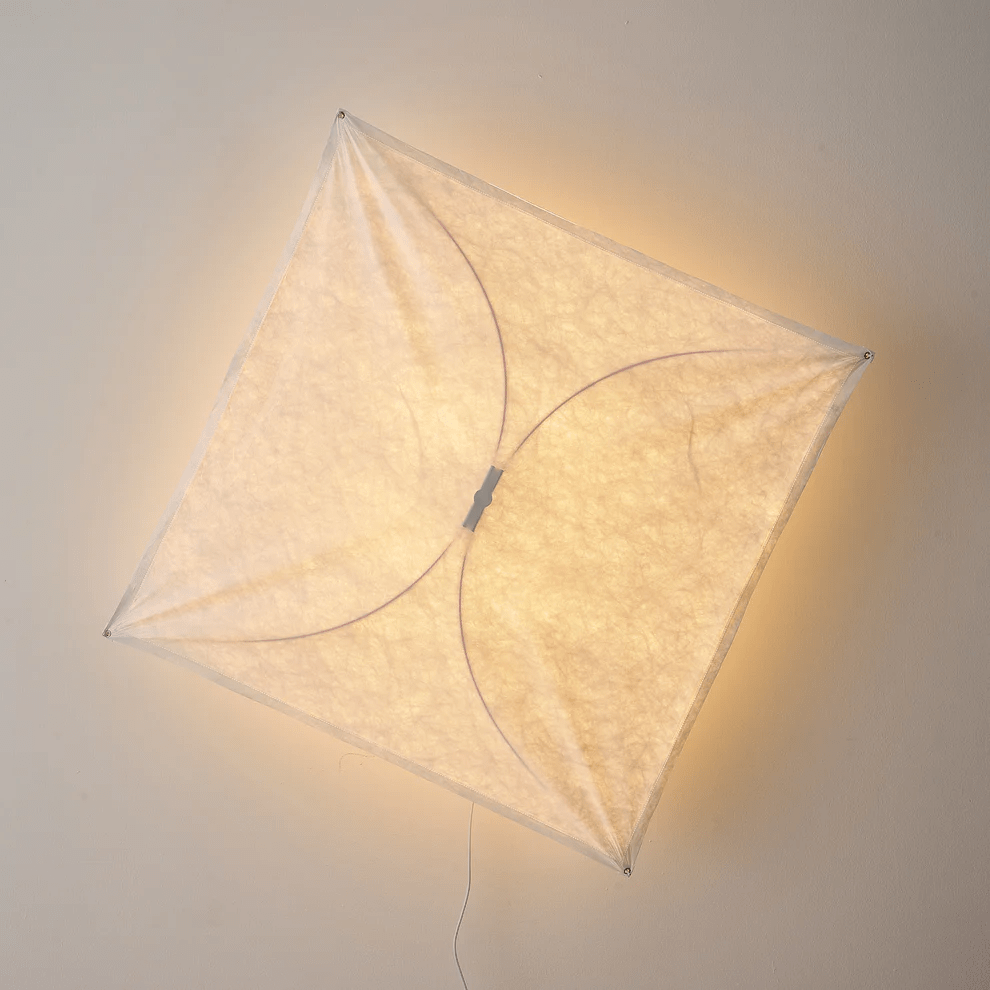 Lampa Ścienna z Papieru w Kształcie Latawca