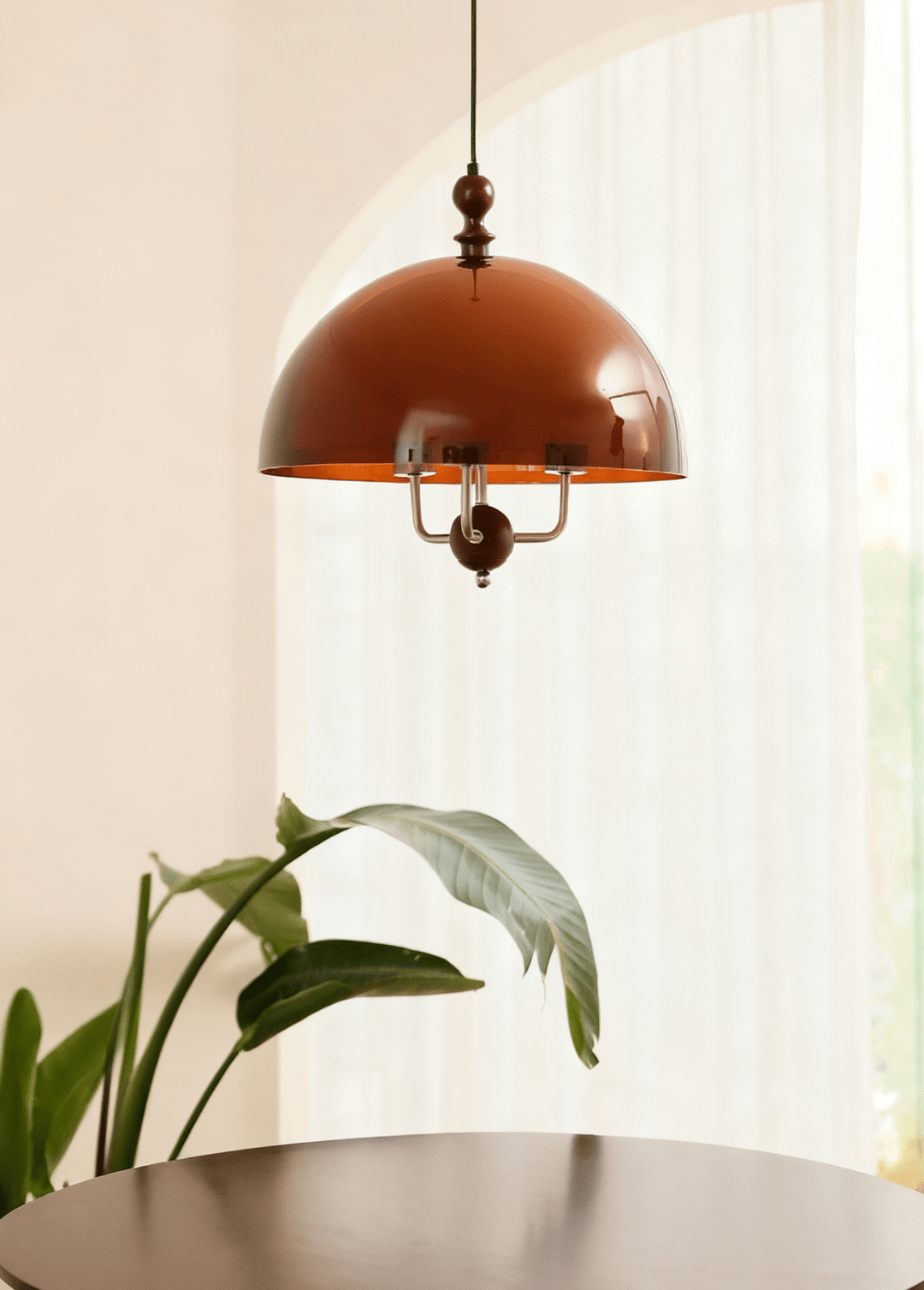 Bursztynowa lampa wisząca w kształcie kopuły