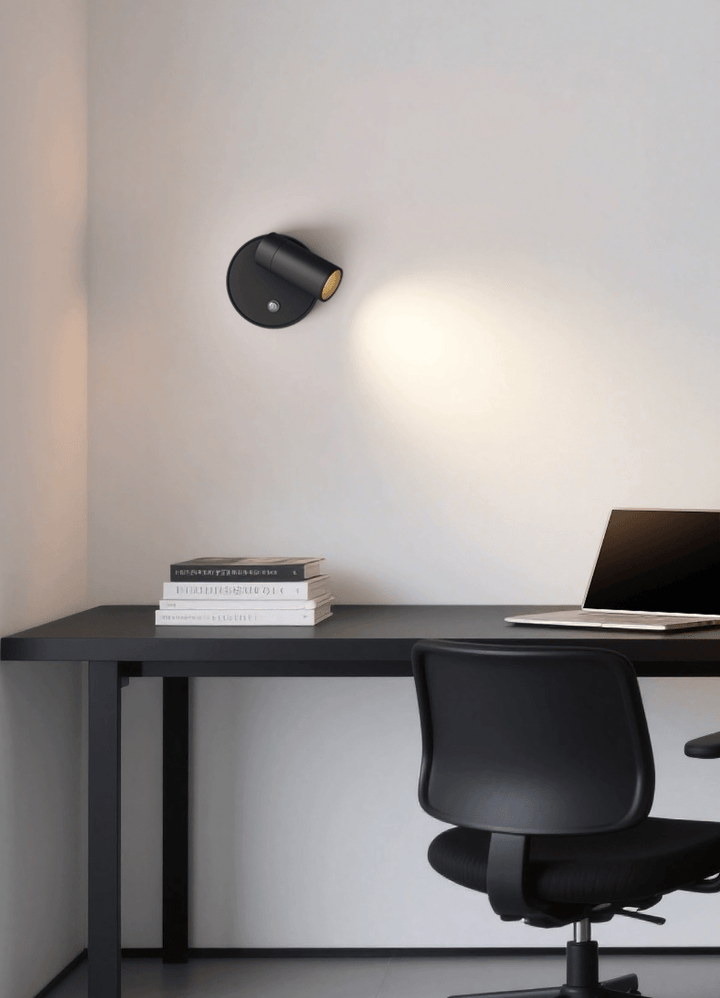 Luma Pivot Ładowana Lampa Ścienna