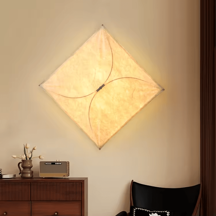 Lampa Ścienna z Papieru w Kształcie Latawca