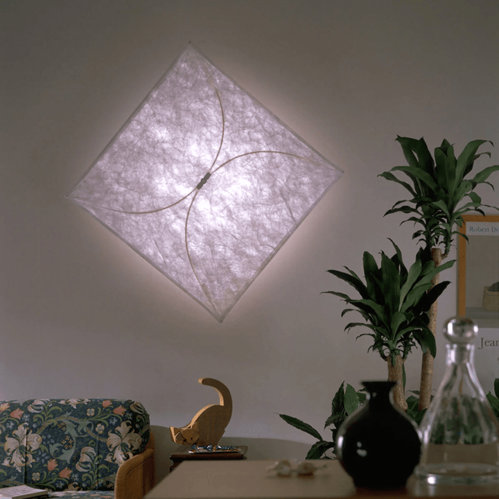 Lampa Ścienna z Papieru w Kształcie Latawca