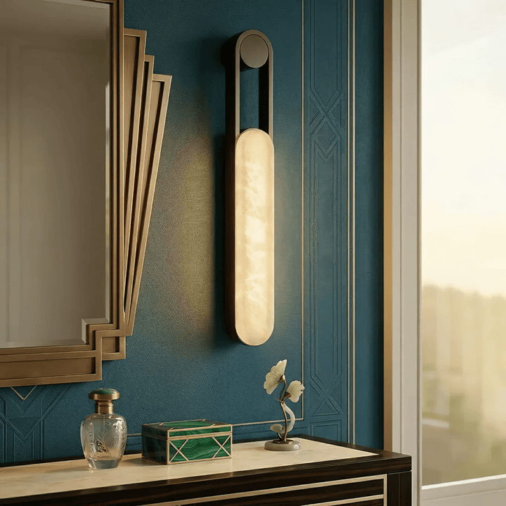 Lampa ścienna Norix z alabastrową ramą