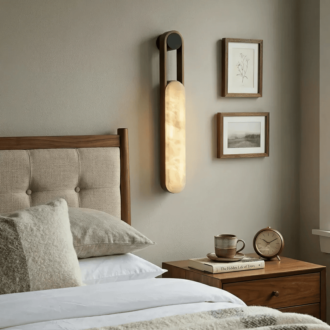 Lampa ścienna Norix z alabastrową ramą