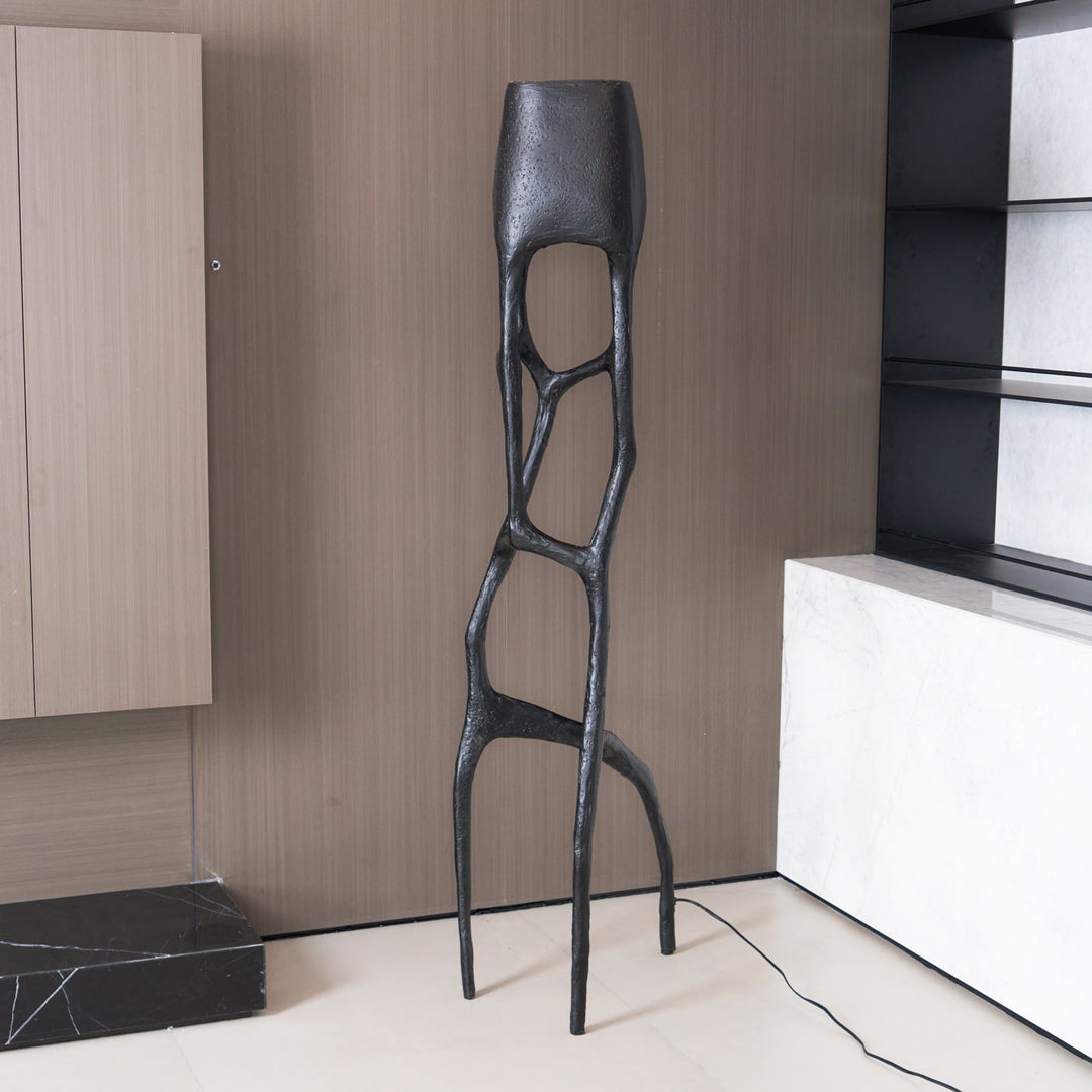 Lampa podłogowa rzeźba gotycka