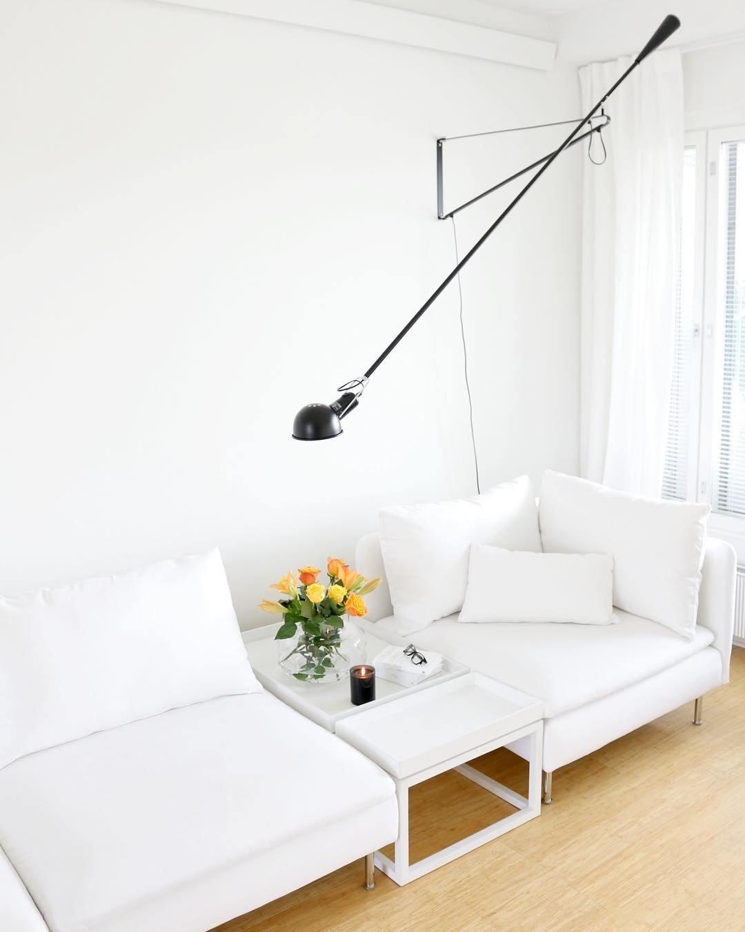 Lampa ścienna z długim ramieniem