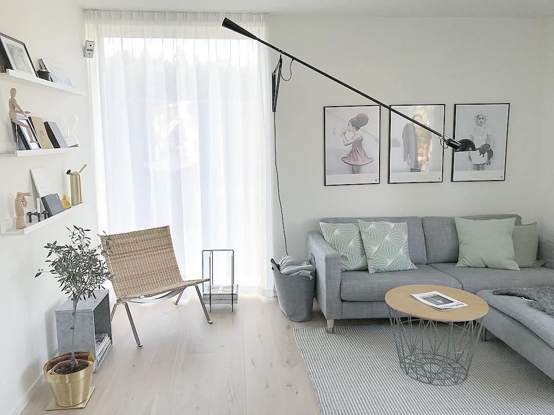Lampa ścienna z długim ramieniem