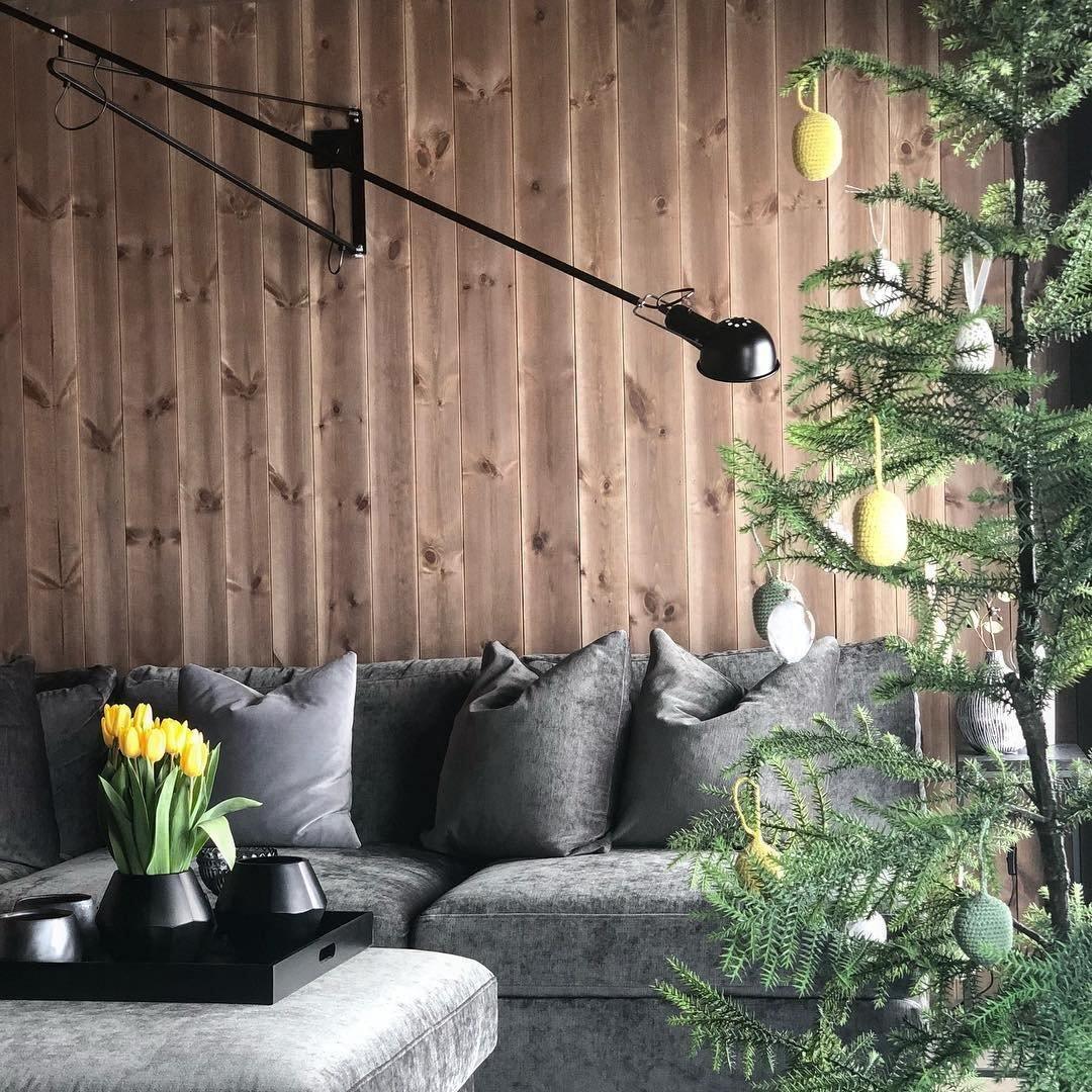 Lampa ścienna z długim ramieniem