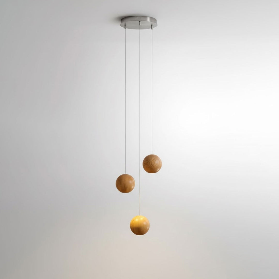 Wisząca Lampa Cluster z Drewnianymi Kulami