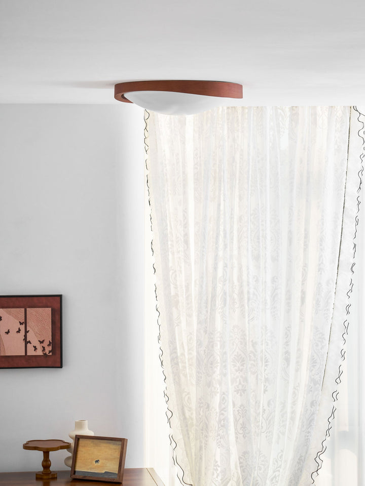 Lampa sufitowa z orzecha włoskiego z zaokrąglonymi krawędziami