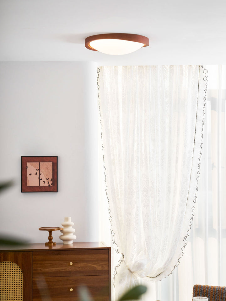 Lampa sufitowa z orzecha włoskiego z zaokrąglonymi krawędziami