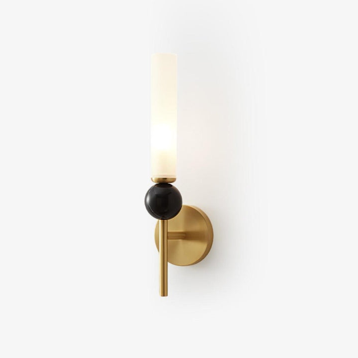 Lampa ścienna w pionie z marmuru