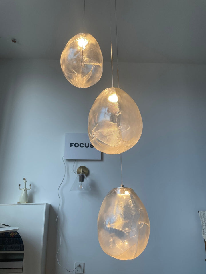 Lampa wisząca z płynnego szkła