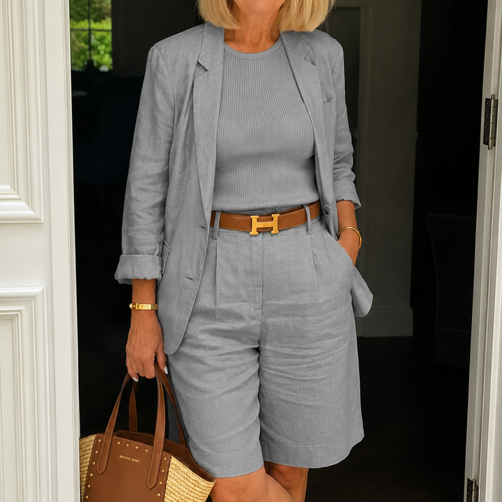 Wearbella – Zestaw z otwartą bluzką i szortami bermudami