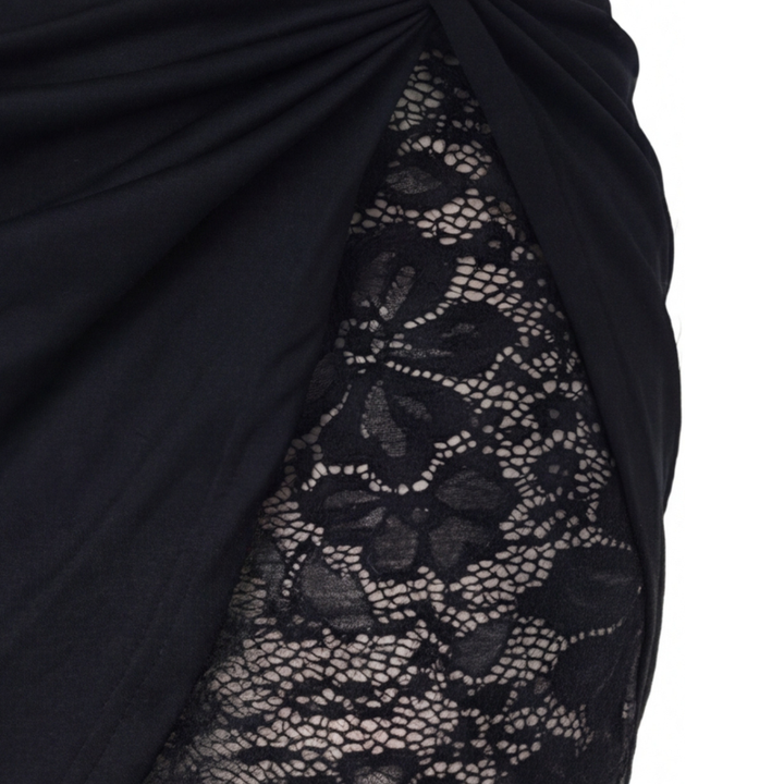 Noirelle – Sukienka mini bodycon z koronkowym detalem na zakładkę