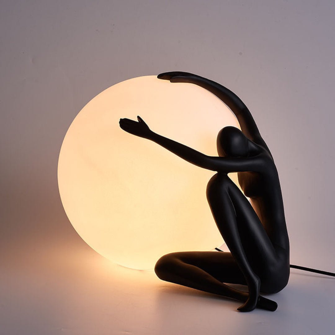 Lampa stołowa humanoidalna z kulą