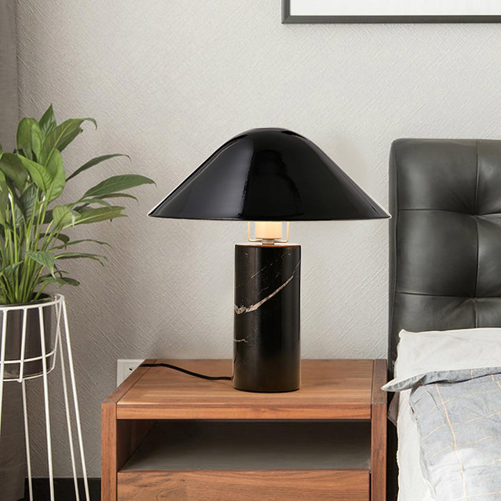 Lampa stołowa Adelaide z marmuru