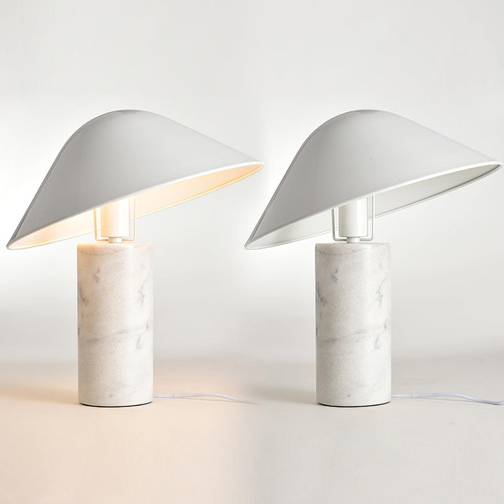 Lampa stołowa Adelaide z marmuru
