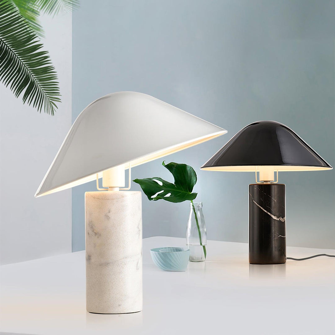 Lampa stołowa Adelaide z marmuru