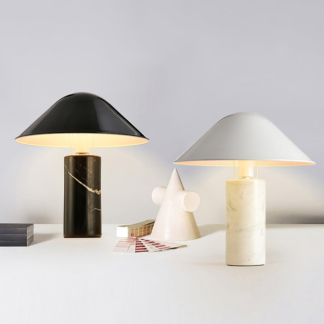 Lampa stołowa Adelaide z marmuru