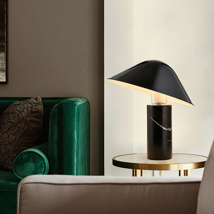 Lampa stołowa Adelaide z marmuru
