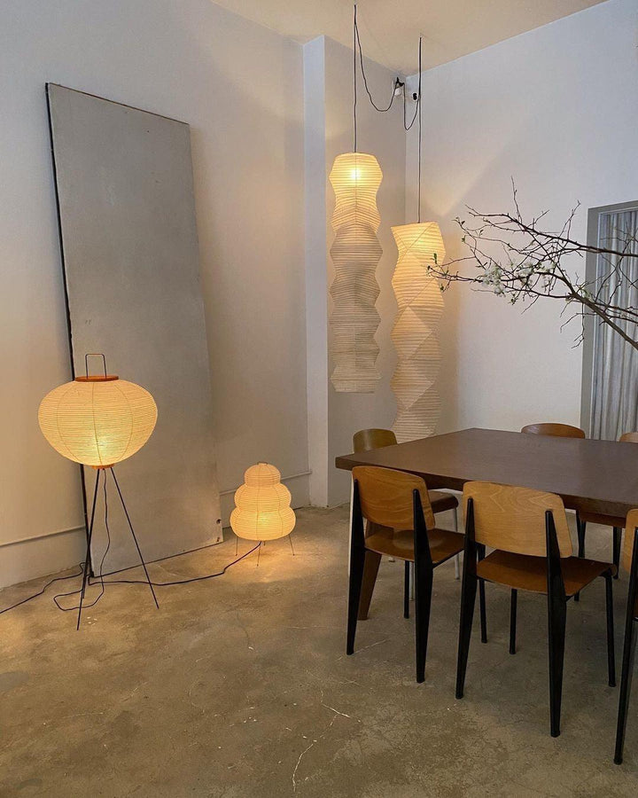 Lampa podłogowa z papieru ryżowego