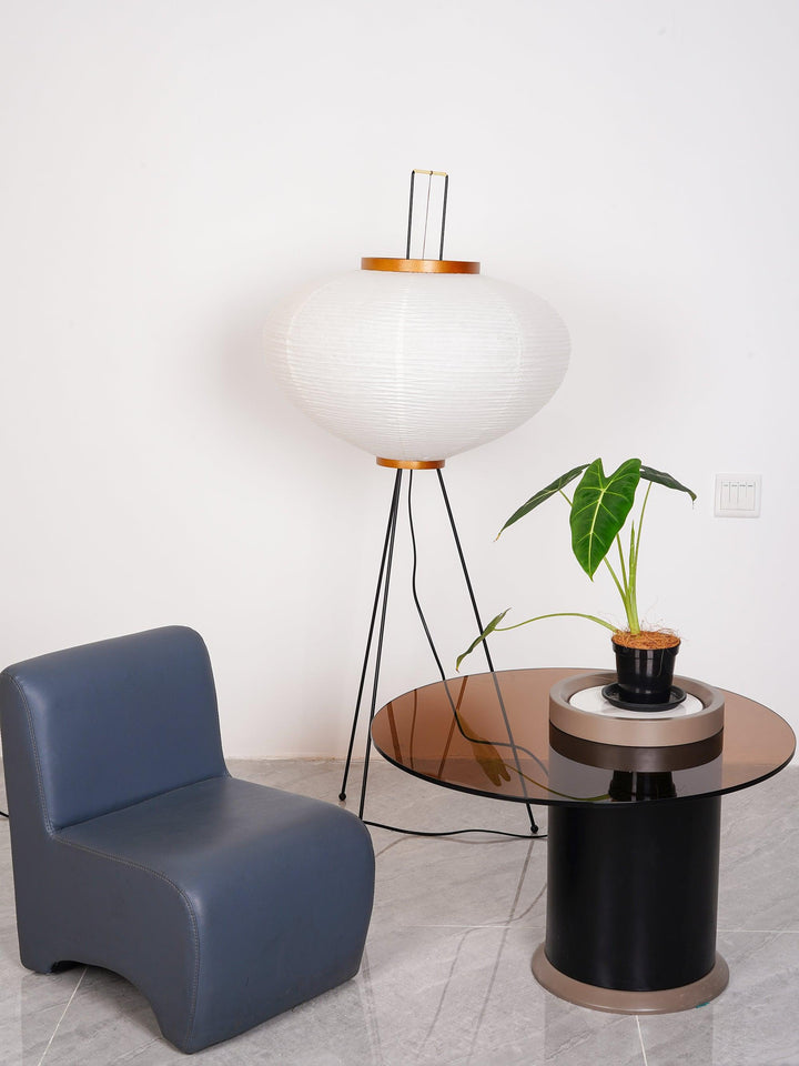 Lampa podłogowa z papieru ryżowego