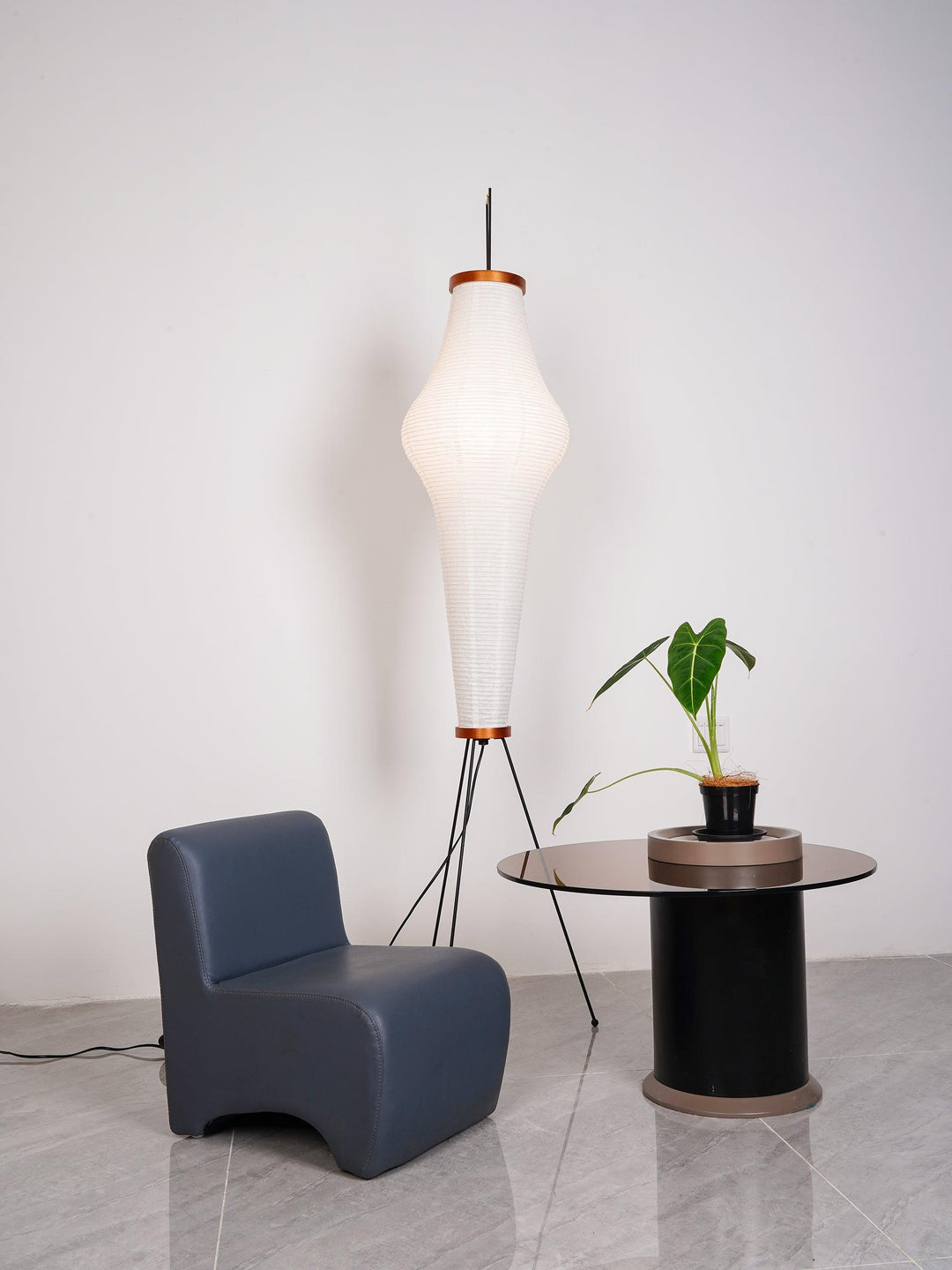 Lampa podłogowa z papieru ryżowego