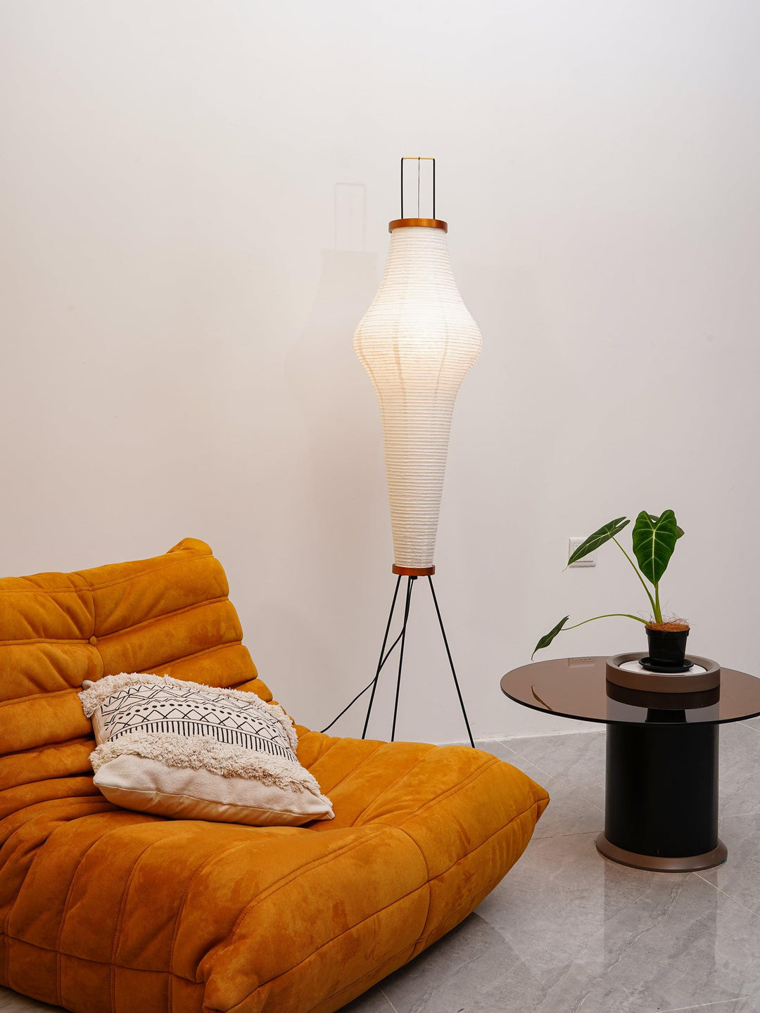 Lampa podłogowa z papieru ryżowego