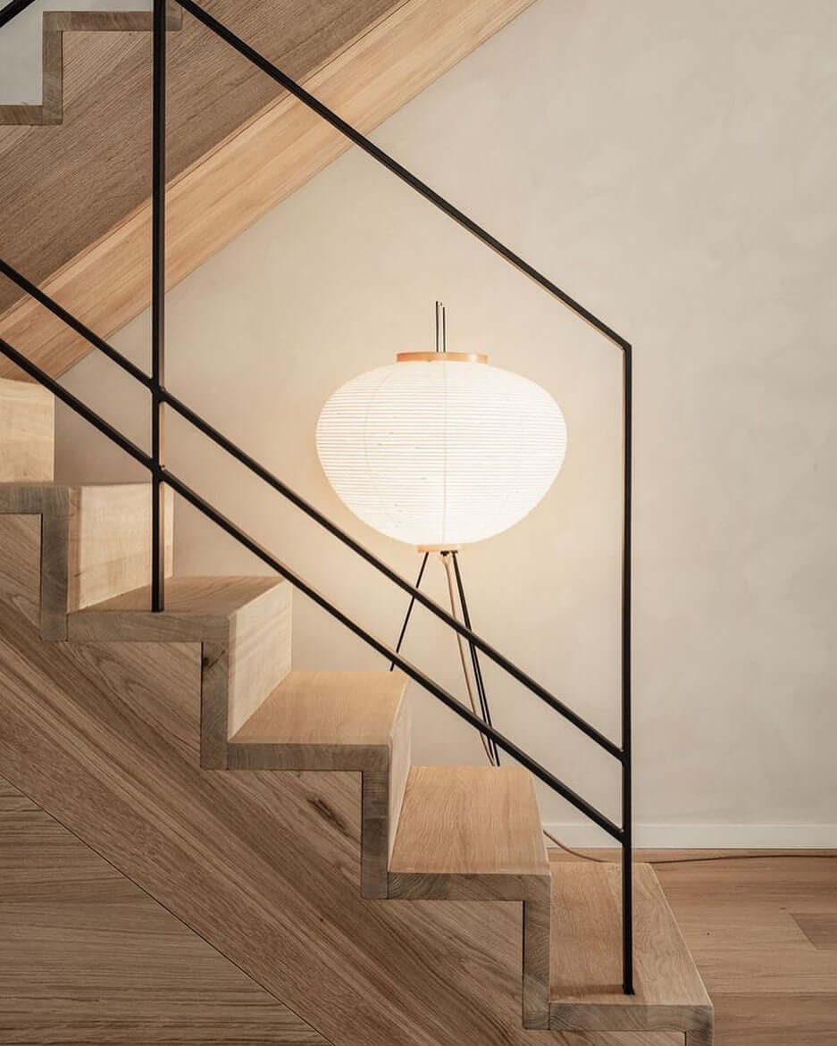Lampa podłogowa z papieru ryżowego