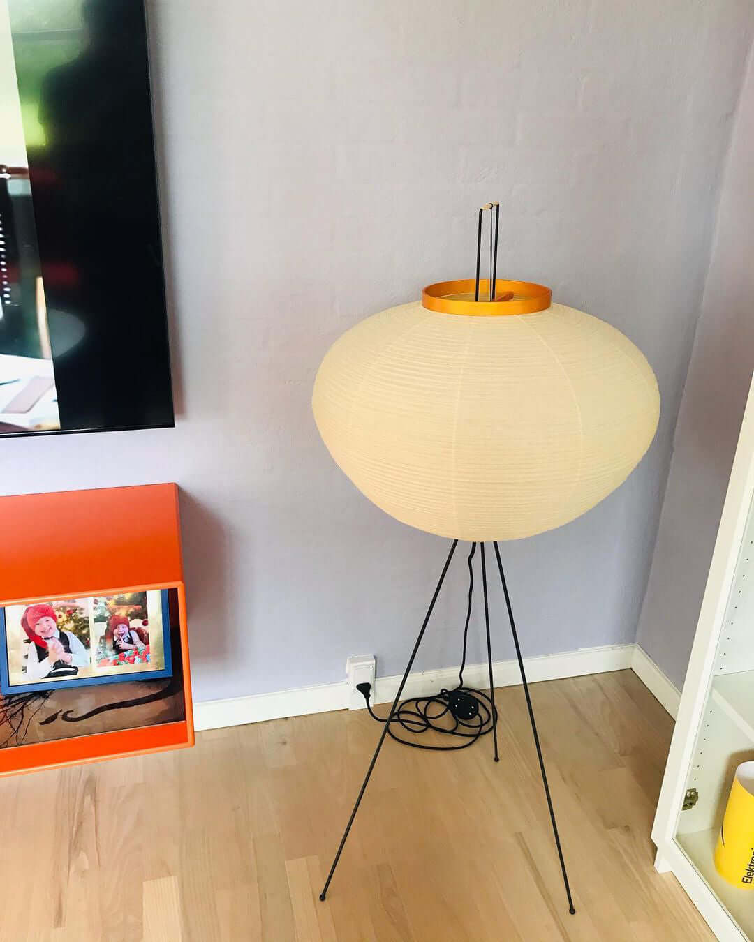 Lampa podłogowa z papieru ryżowego