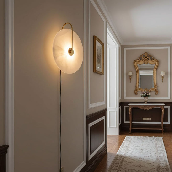 Lampa ścienna LED Alabaster z wtyczką