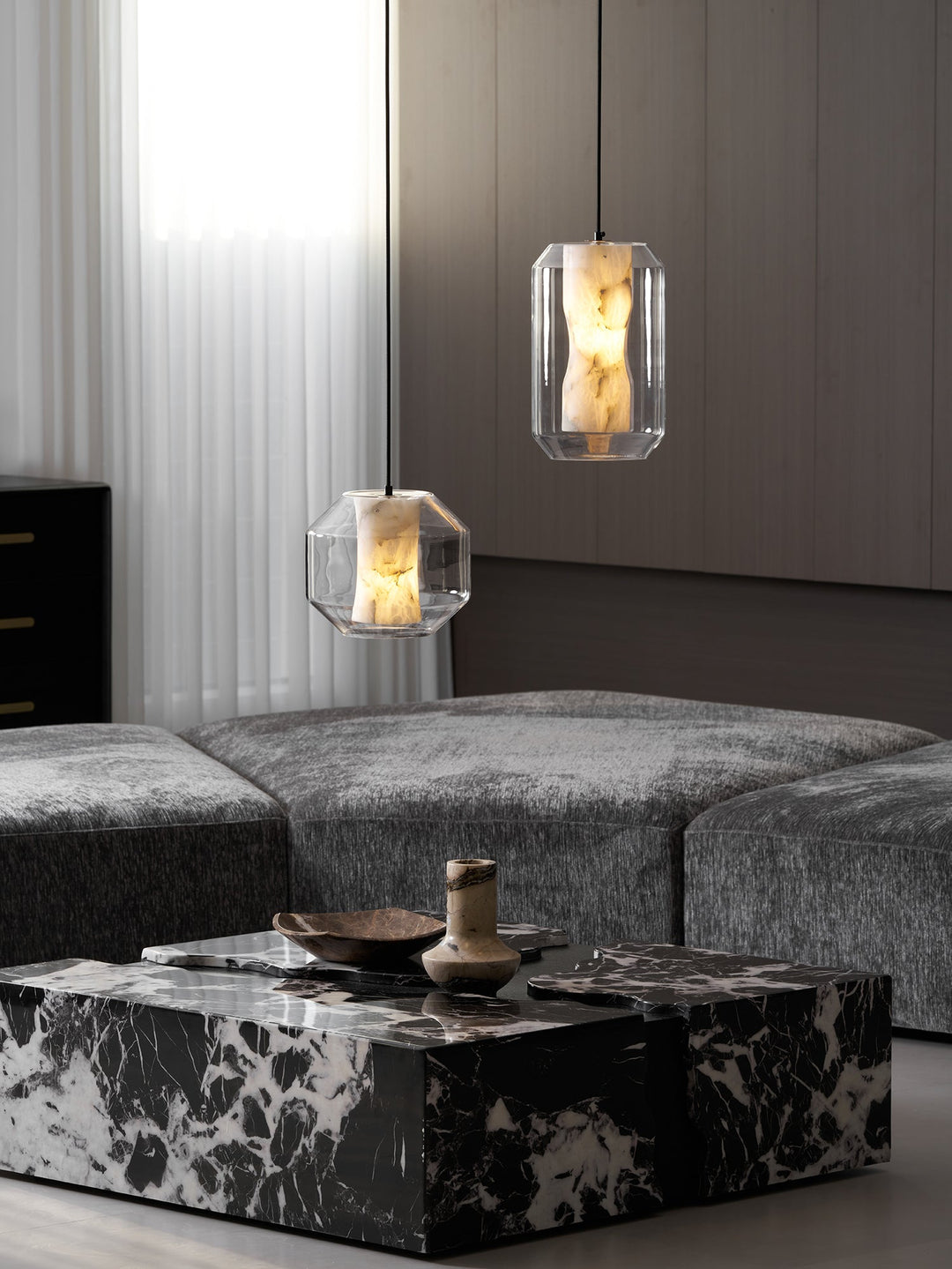 Lampa wisząca z alabastrowego szkła w cylindrze