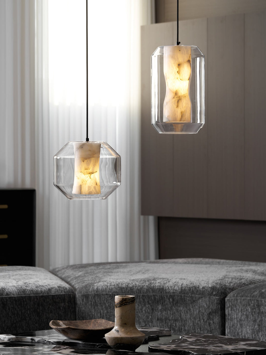 Lampa wisząca z alabastrowego szkła w cylindrze