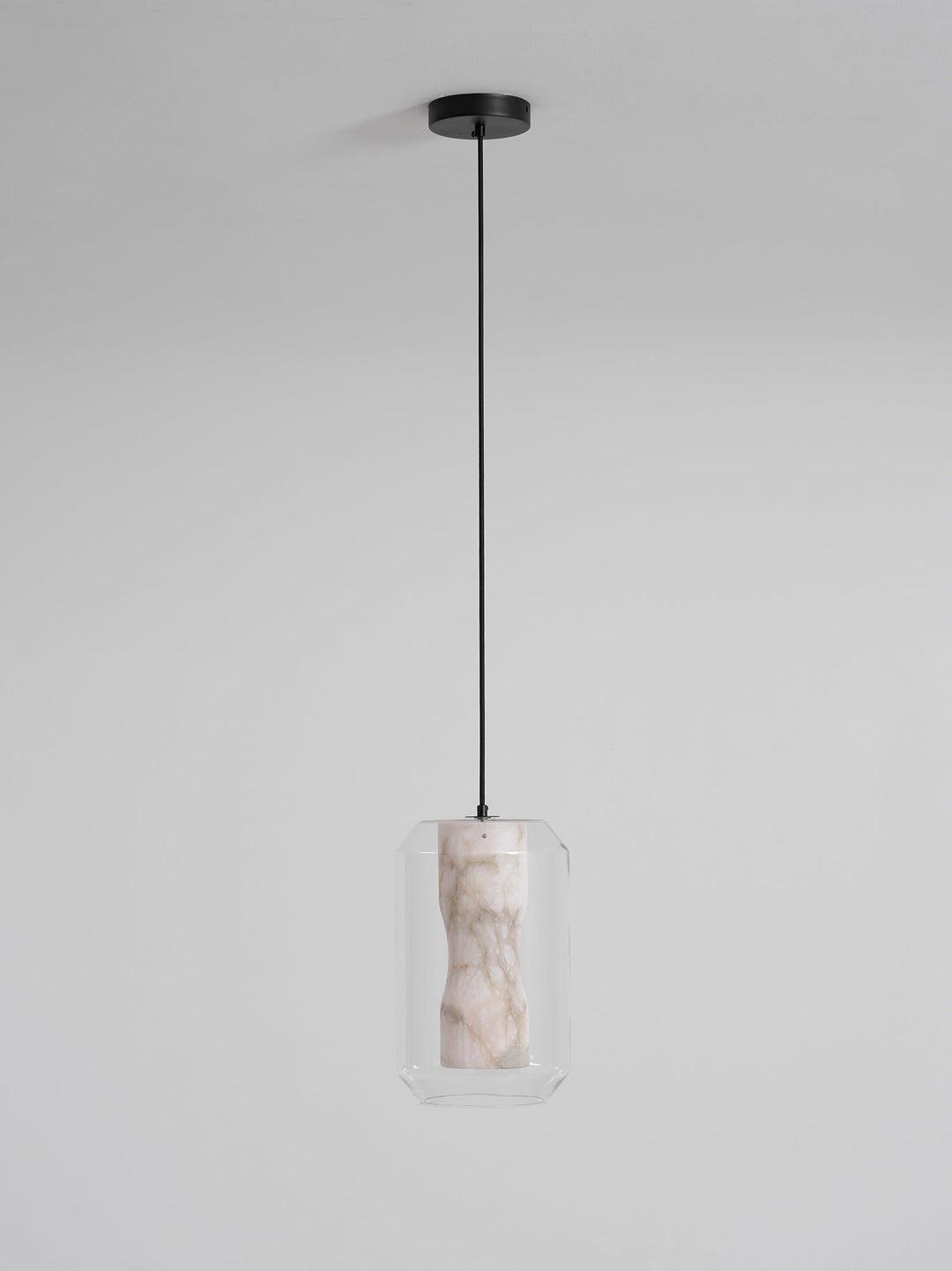 Lampa wisząca z alabastrowego szkła w cylindrze