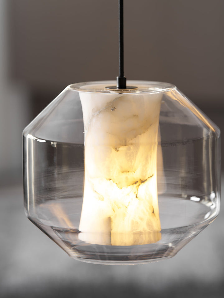 Lampa wisząca z alabastrowego szkła w cylindrze