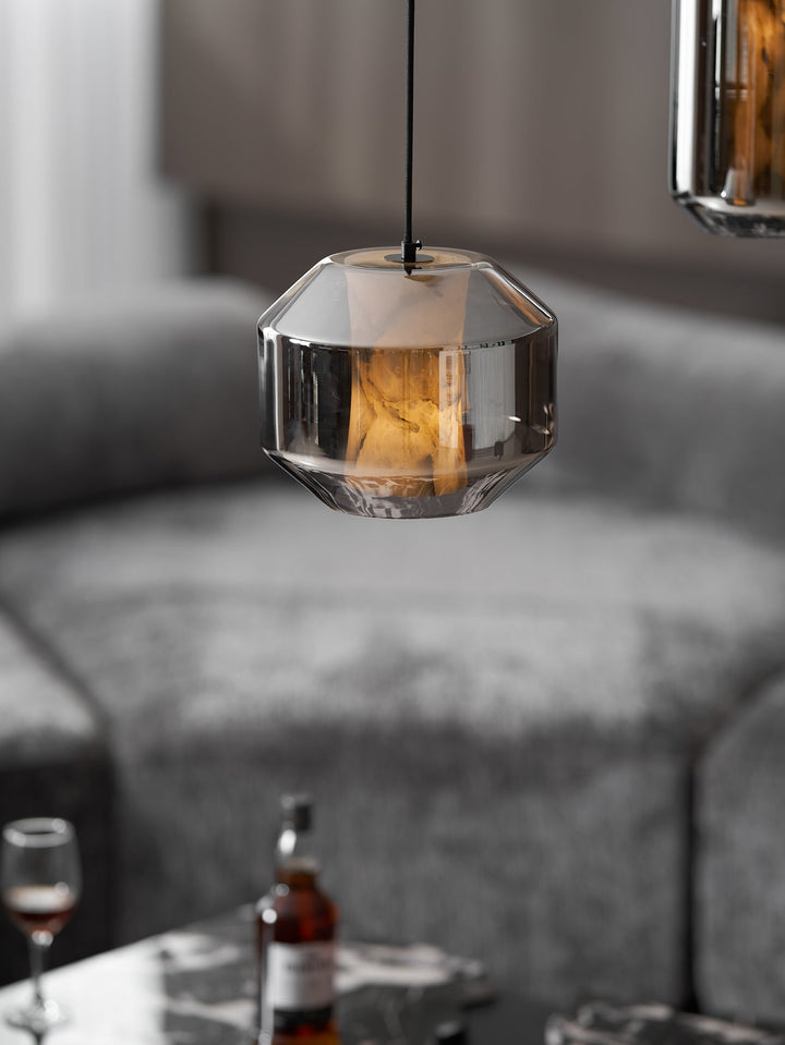 Lampa wisząca z alabastrowego szkła w cylindrze