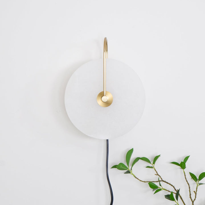 Lampa ścienna LED Alabaster z wtyczką
