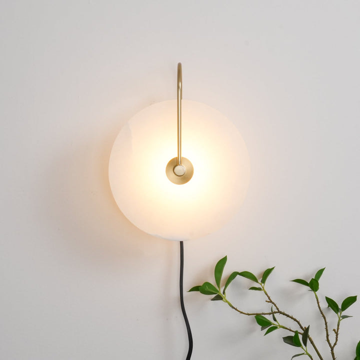 Lampa ścienna LED Alabaster z wtyczką