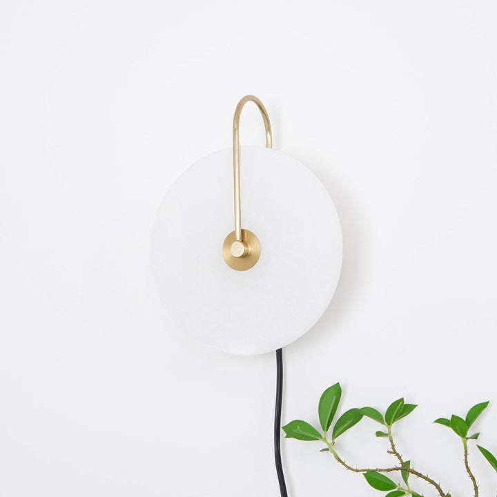 Lampa ścienna LED Alabaster z wtyczką