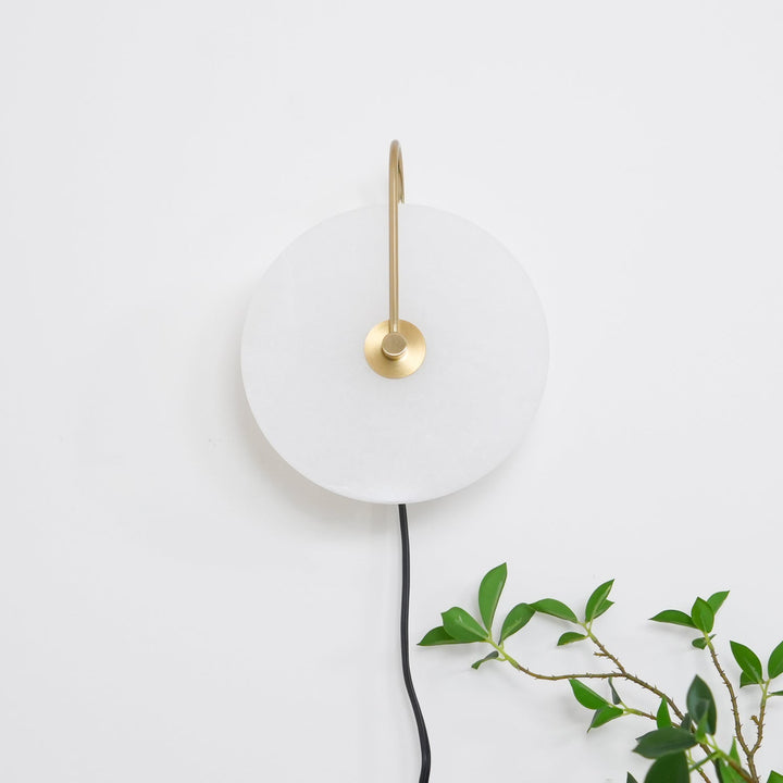 Lampa ścienna LED Alabaster z wtyczką