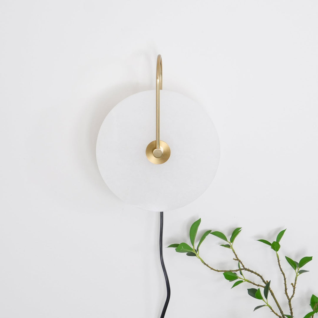 Lampa ścienna LED Alabaster z wtyczką
