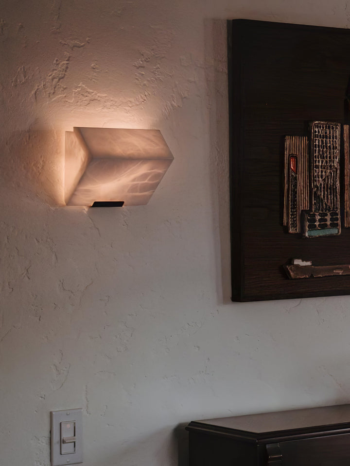 Lampa ścienna z alabastru w stylu schodów